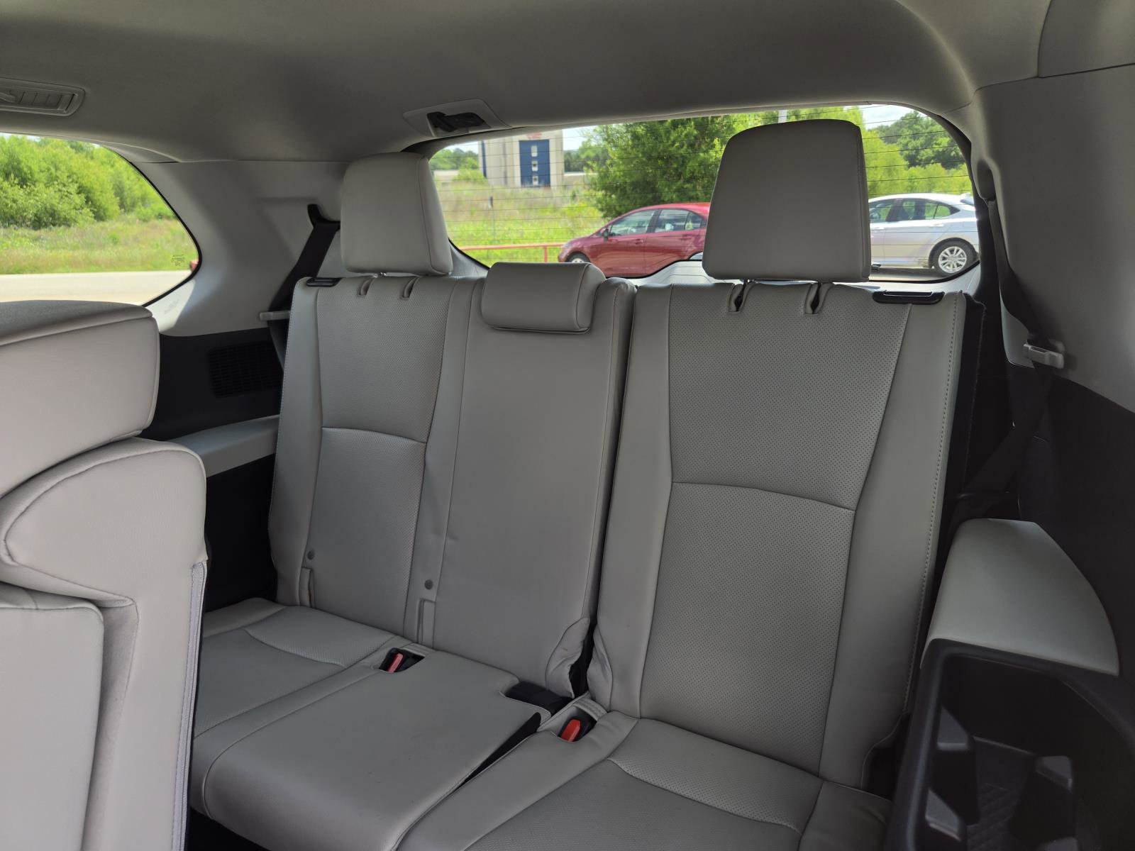Used 2024 Toyota Grand Highlander FWD image 33