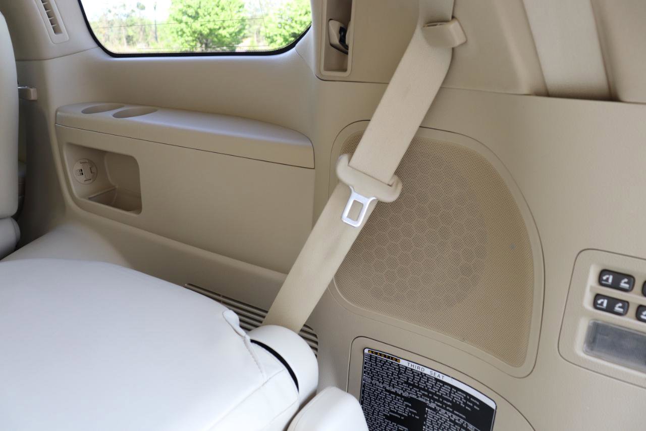 Used 2014 Lexus LX 570 4WD image 45