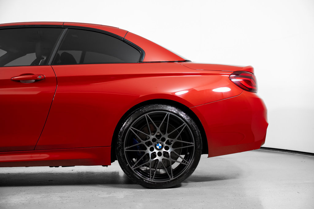 Used 2020 BMW M4 Convertible w/ Competition Package RWD image 13