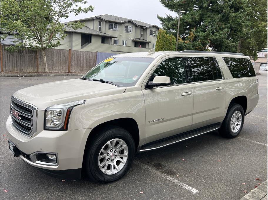 Used 2017 GMC Yukon XL SLT image 4