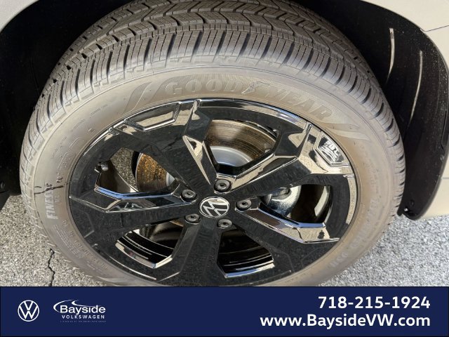 New 2026 Volkswagen Taos SEL AWD/4WD image 12