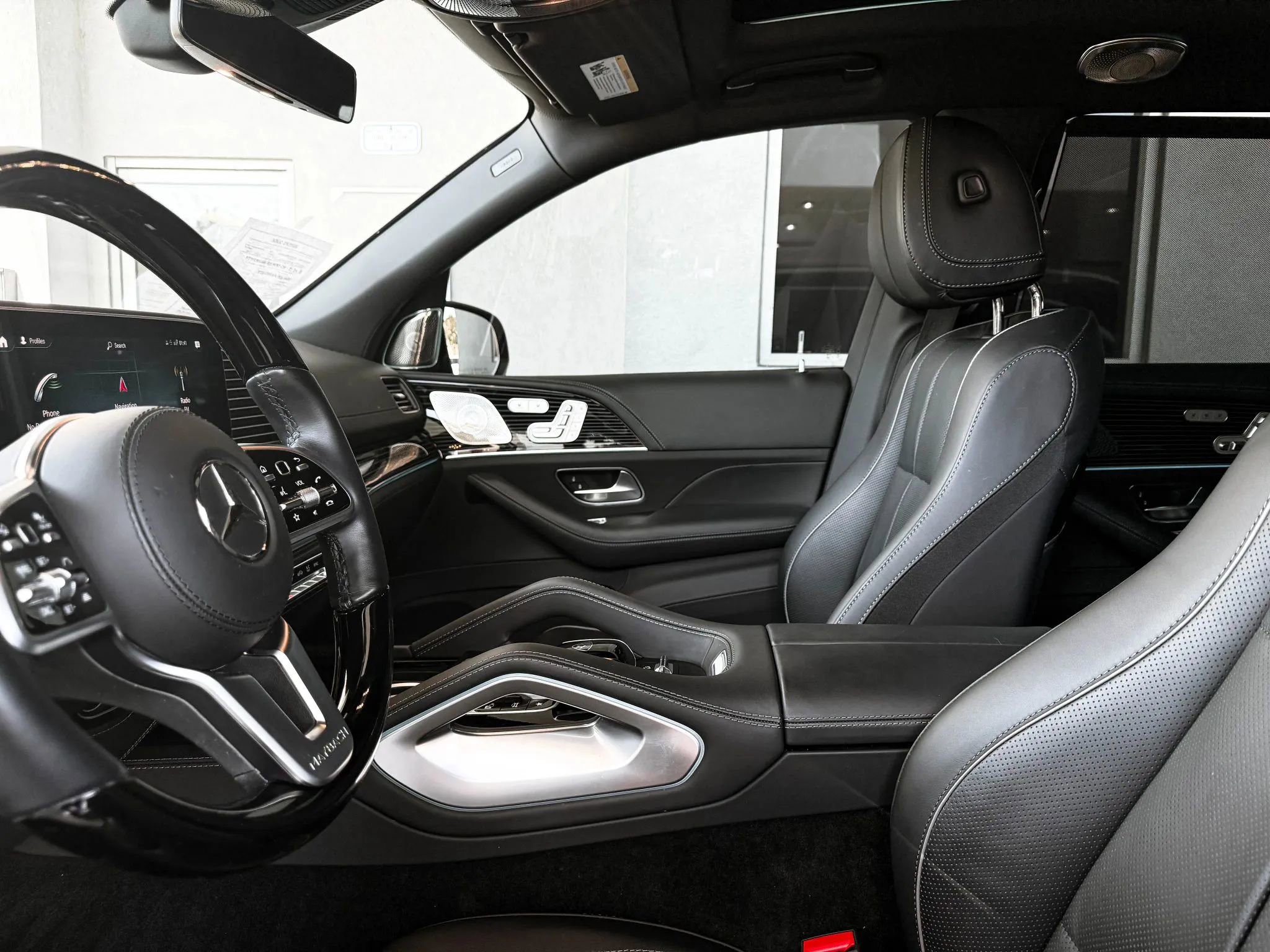 Used 2022 Mercedes-Benz Maybach GLS 600 4MATIC image 23