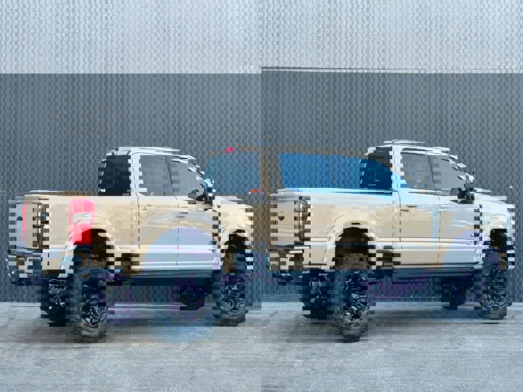 New 2026 Ford F250 Lariat w/ Black Appearance Package image 6