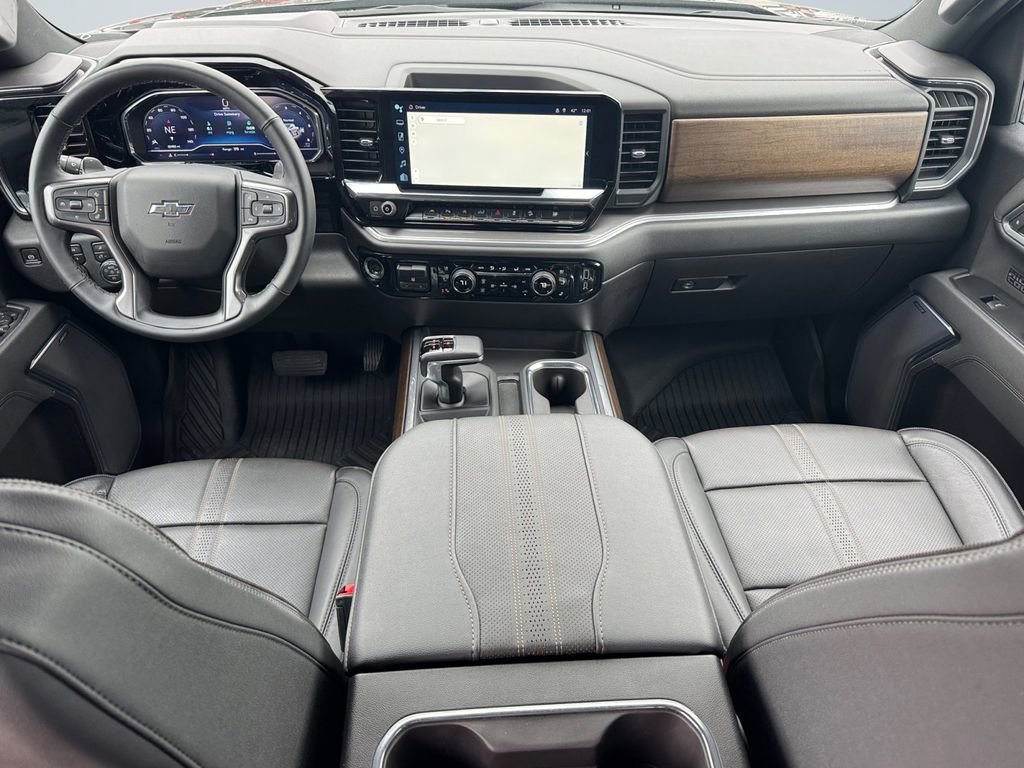 Certified 2025 Chevrolet Silverado 1500 High Country w/ Midnight Edition image 12