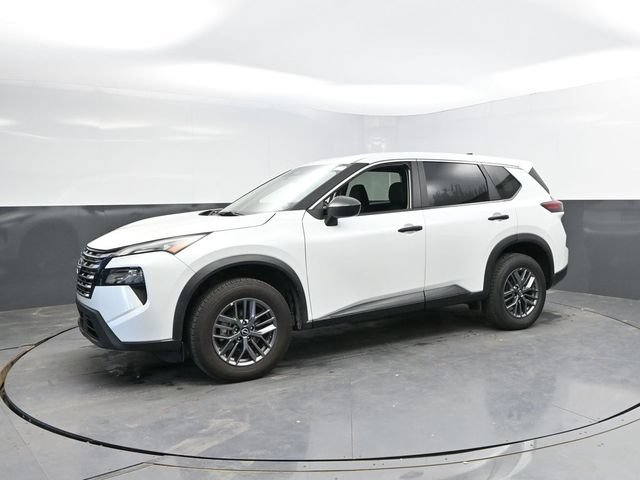 Used 2024 Nissan Rogue S AWD/4WD image 9