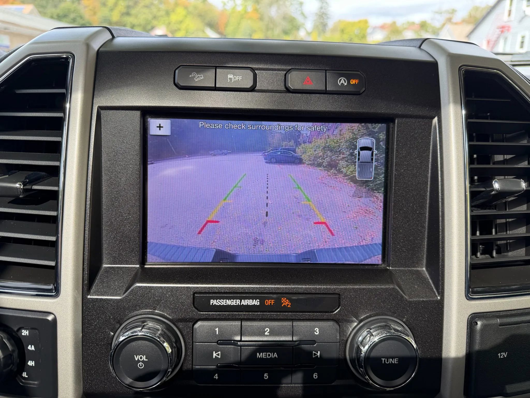 Used 2019 Ford F150 Lariat image 41