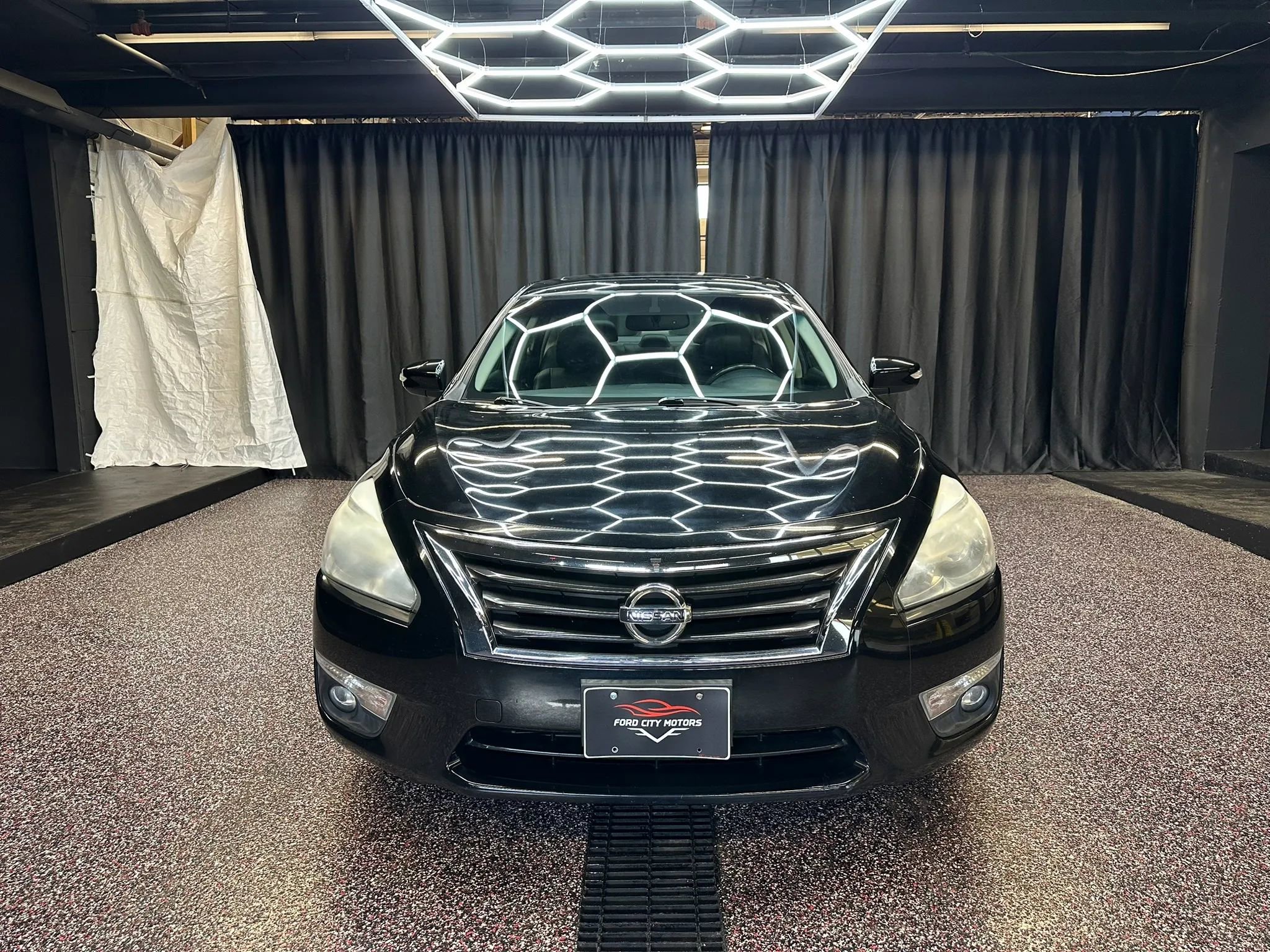 Used 2015 Nissan Altima 2.5 SL w/ Technology Package FWD image 2