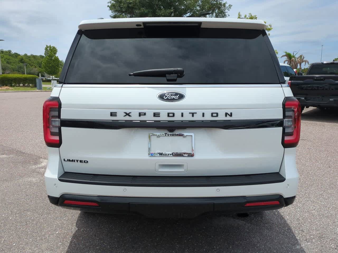 Used 2024 Ford Expedition Limited RWD image 5