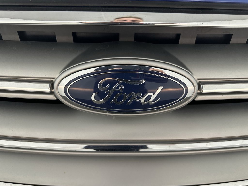 Used 2017 Ford Escape SE w/ SE Cold Weather Package FWD image 29
