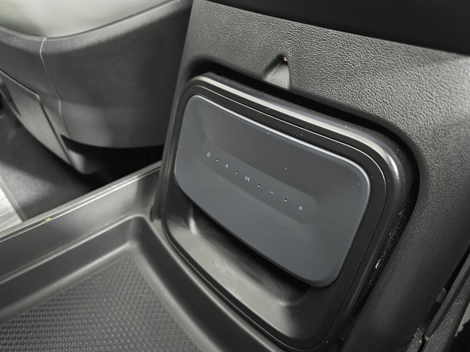 Used 2024 Rivian R1S Adventure AWD/4WD image 33