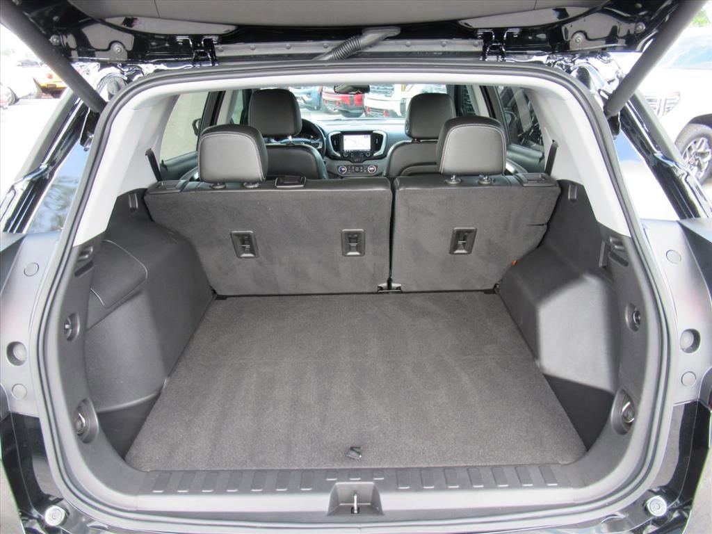 Used 2023 GMC Terrain SLT w/ Infotainment Package II FWD image 33