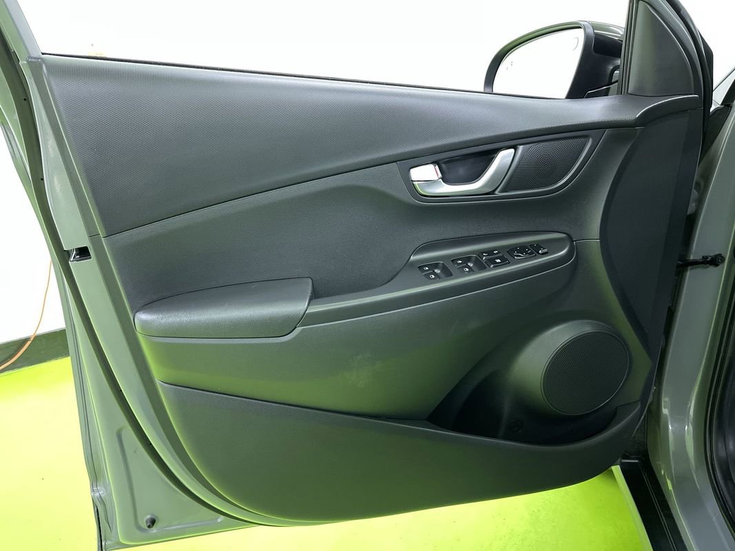 Used 2022 Hyundai Kona SEL image 16