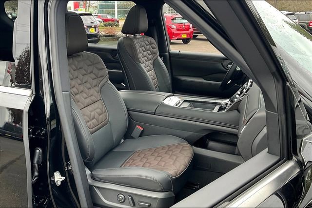 New 2025 Nissan Armada Platinum image 28