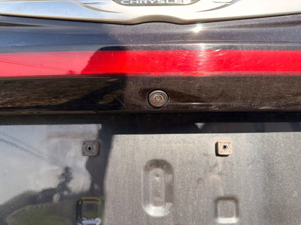 Used 2023 Chrysler Pacifica Limited image 15