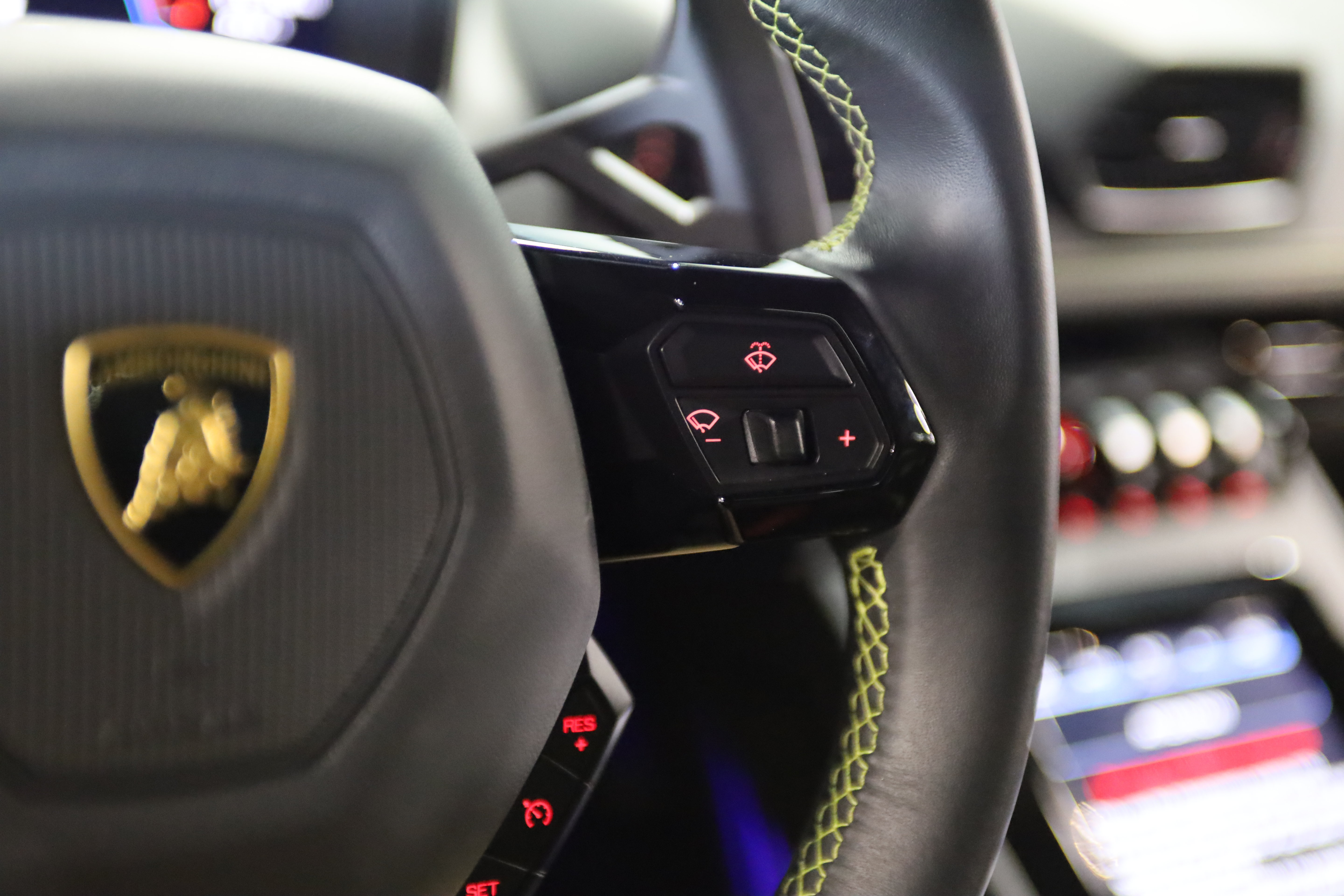 Used 2021 Lamborghini Huracan EVO AWD/4WD image 22