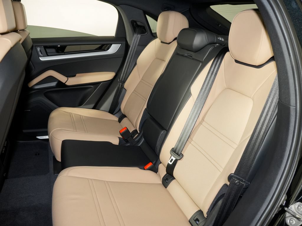 New 2026 Porsche Cayenne Coupe AWD/4WD image 36
