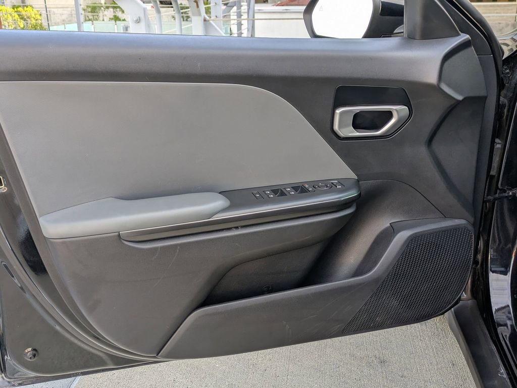 Used 2025 Kia K4 LXS image 11