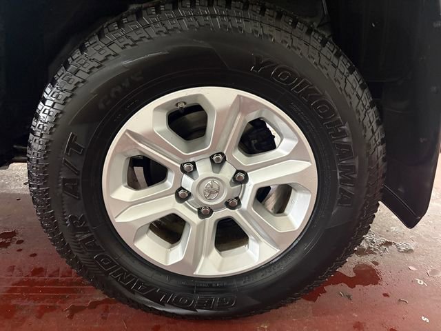 Used 2015 Toyota 4Runner SR5 Premium image 22