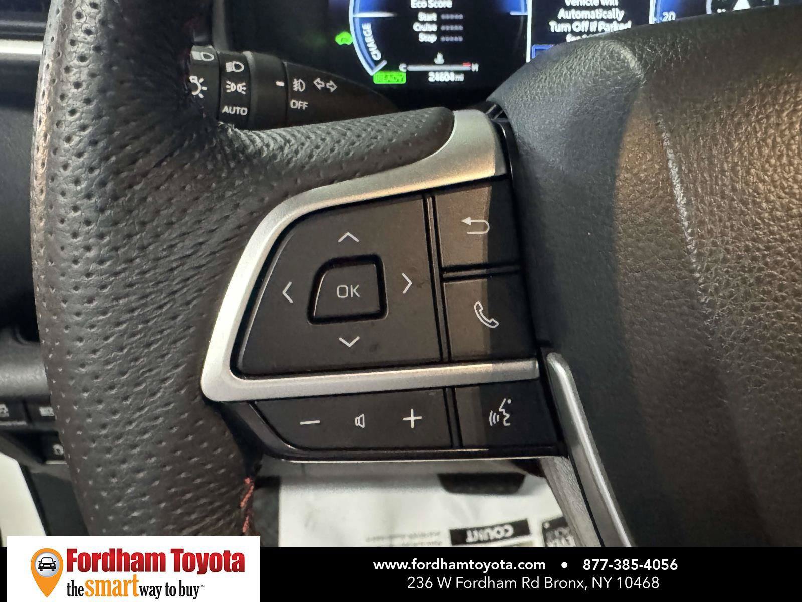 Used 2025 Toyota Sienna XSE w/ XSE Premium Package AWD/4WD image 22