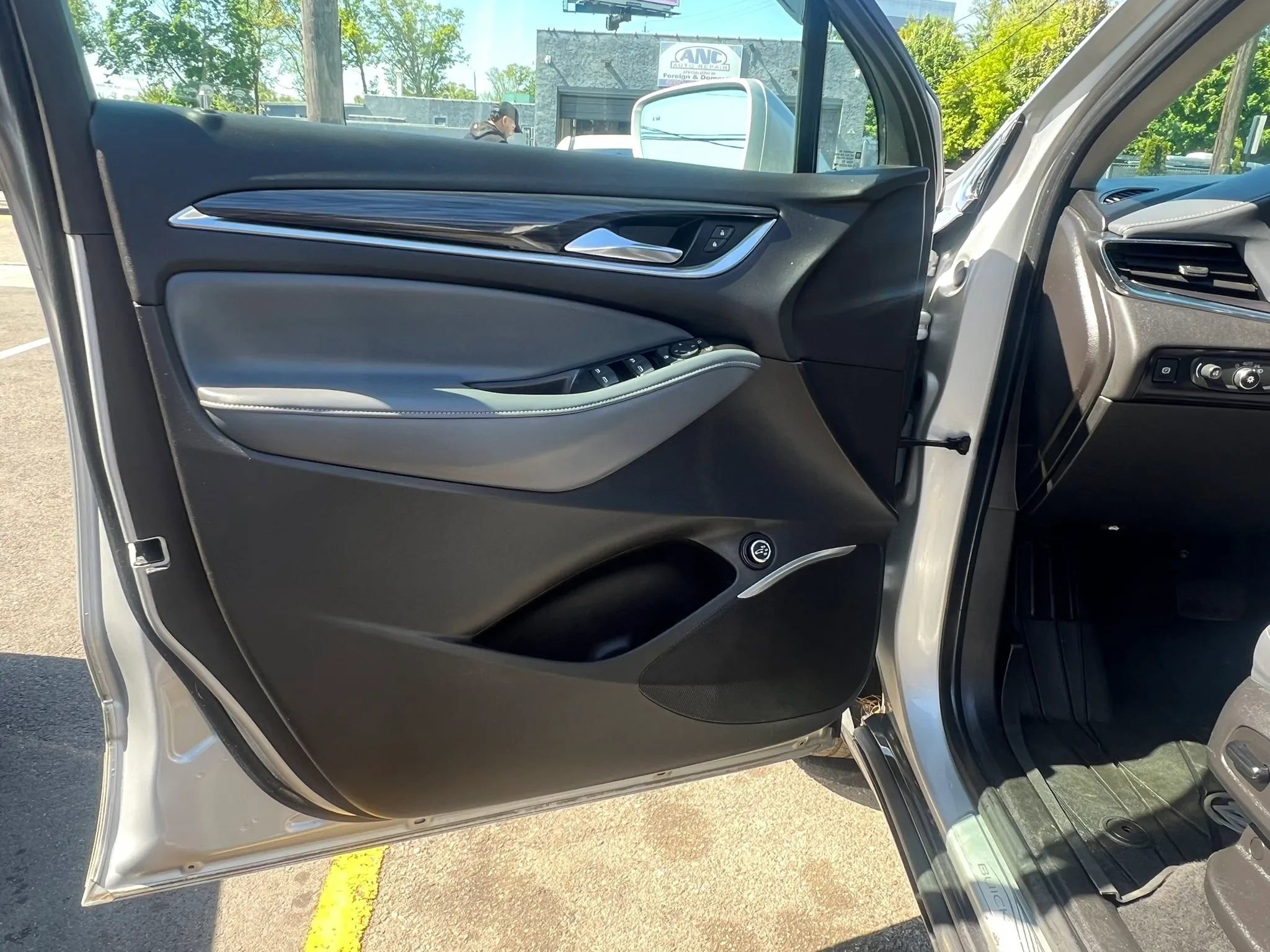 Used 2018 Buick Enclave Essence w/ Trailering Package AWD/4WD image 12