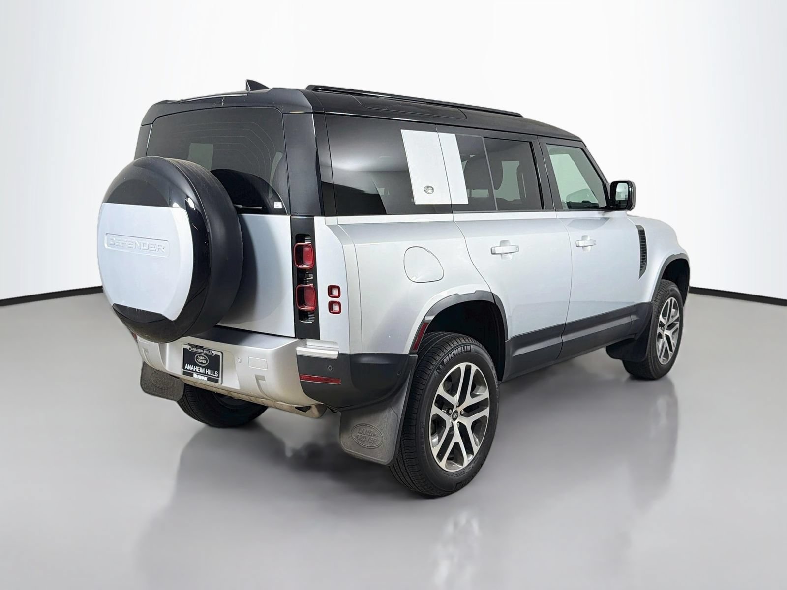 Used 2024 Land Rover Defender 110 S AWD/4WD image 5