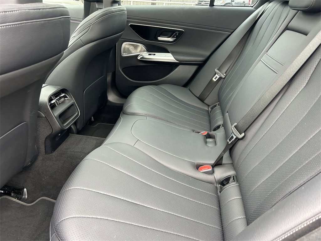 Used 2024 Mercedes-Benz E 350 4MATIC Sedan image 17