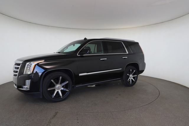 Used 2015 Cadillac Escalade Premium image 4