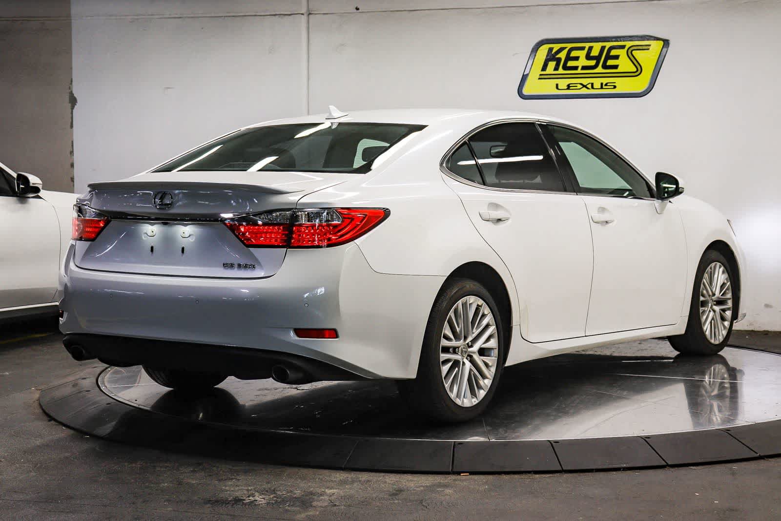 Used 2014 Lexus ES 350 w/ Luxury Package FWD image 10