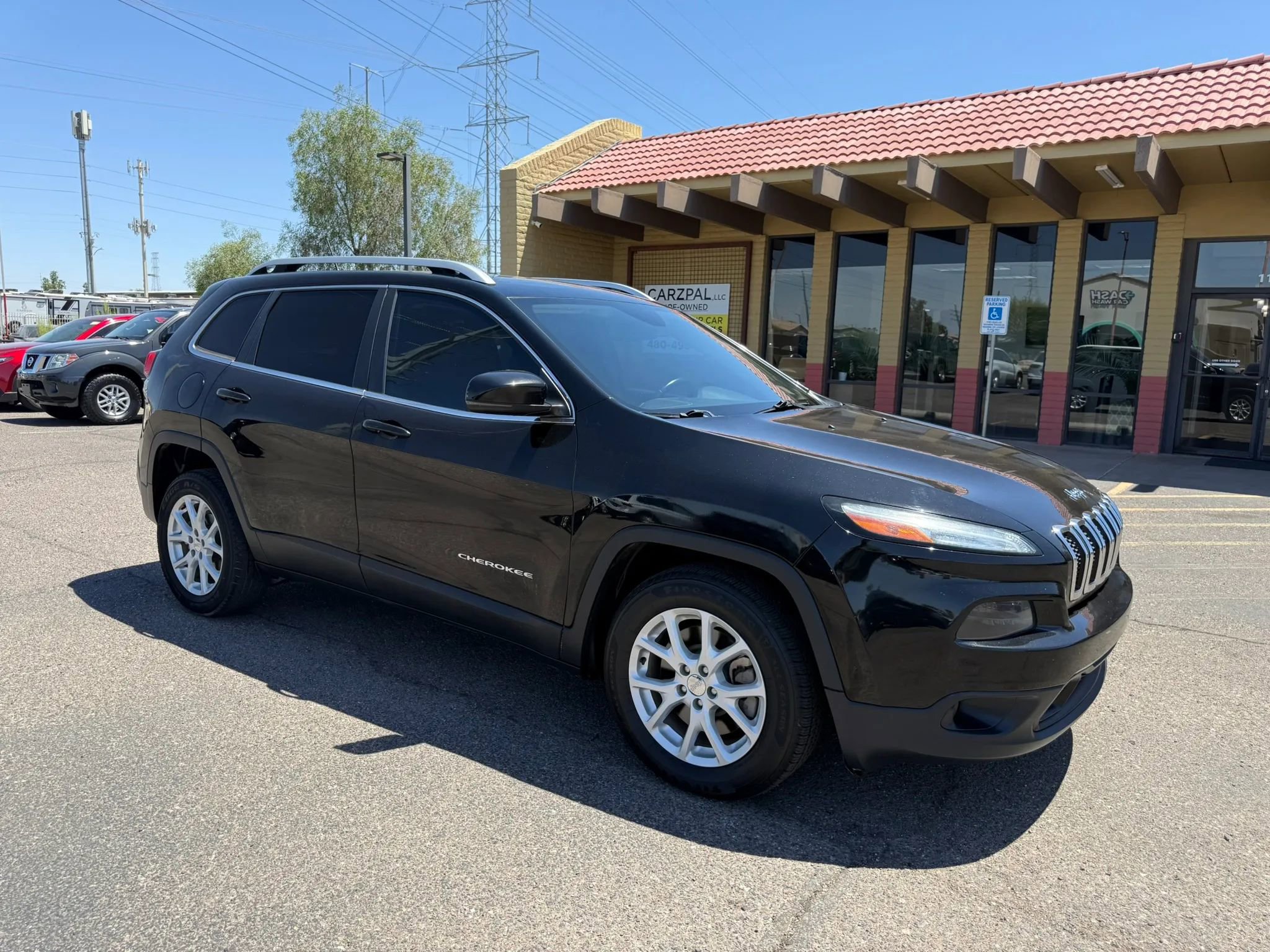 Used 2017 Jeep Cherokee Latitude w/ Safety/Convenience Group FWD image 13