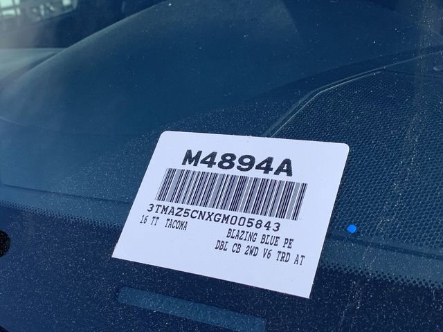 Used 2016 Toyota Tacoma TRD Sport w/ Towing Package image 36