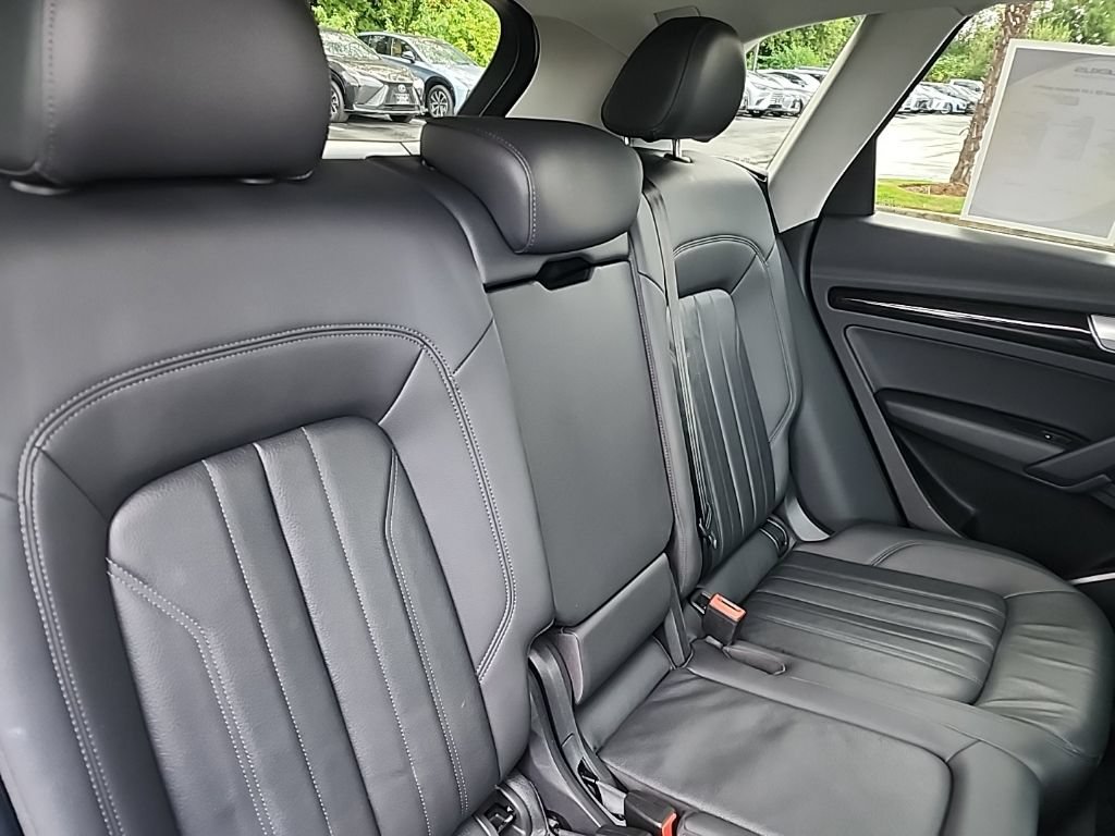 Used 2019 Audi Q5 2.0T Premium w/ Convenience Package AWD/4WD image 18