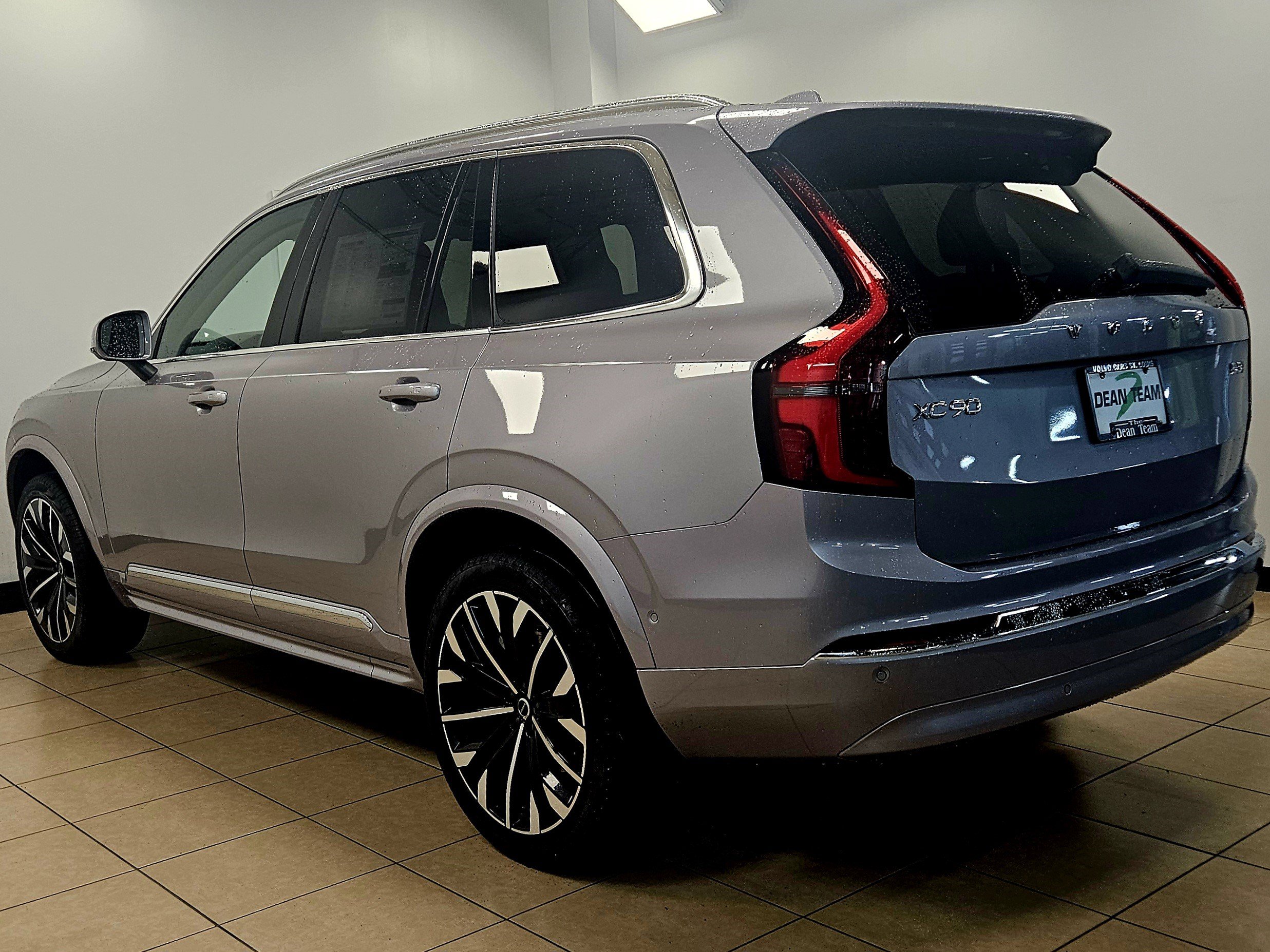 New 2026 Volvo XC90 B5 Plus w/ Protection Package image 6