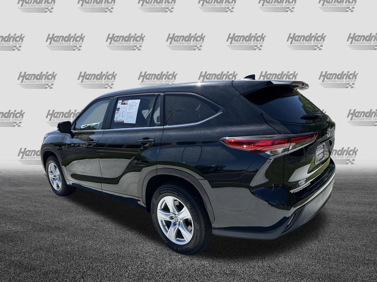 Used 2023 Toyota Highlander L FWD image 8