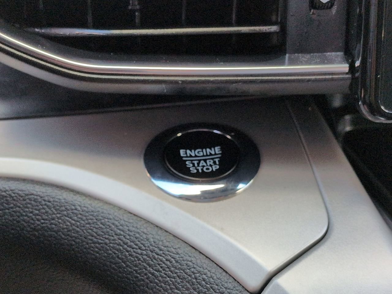 Certified 2023 Ford Explorer XLT w/ Equipment Group 202A image 28