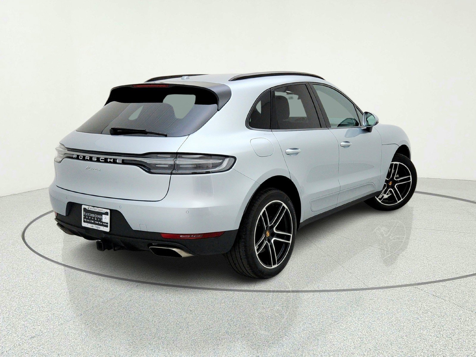 Used 2019 Porsche Macan AWD/4WD image 9