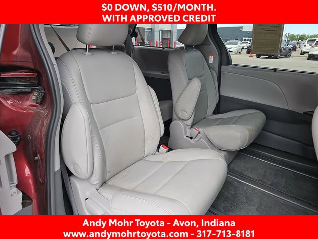 Used 2017 Toyota Sienna XLE Premium image 36