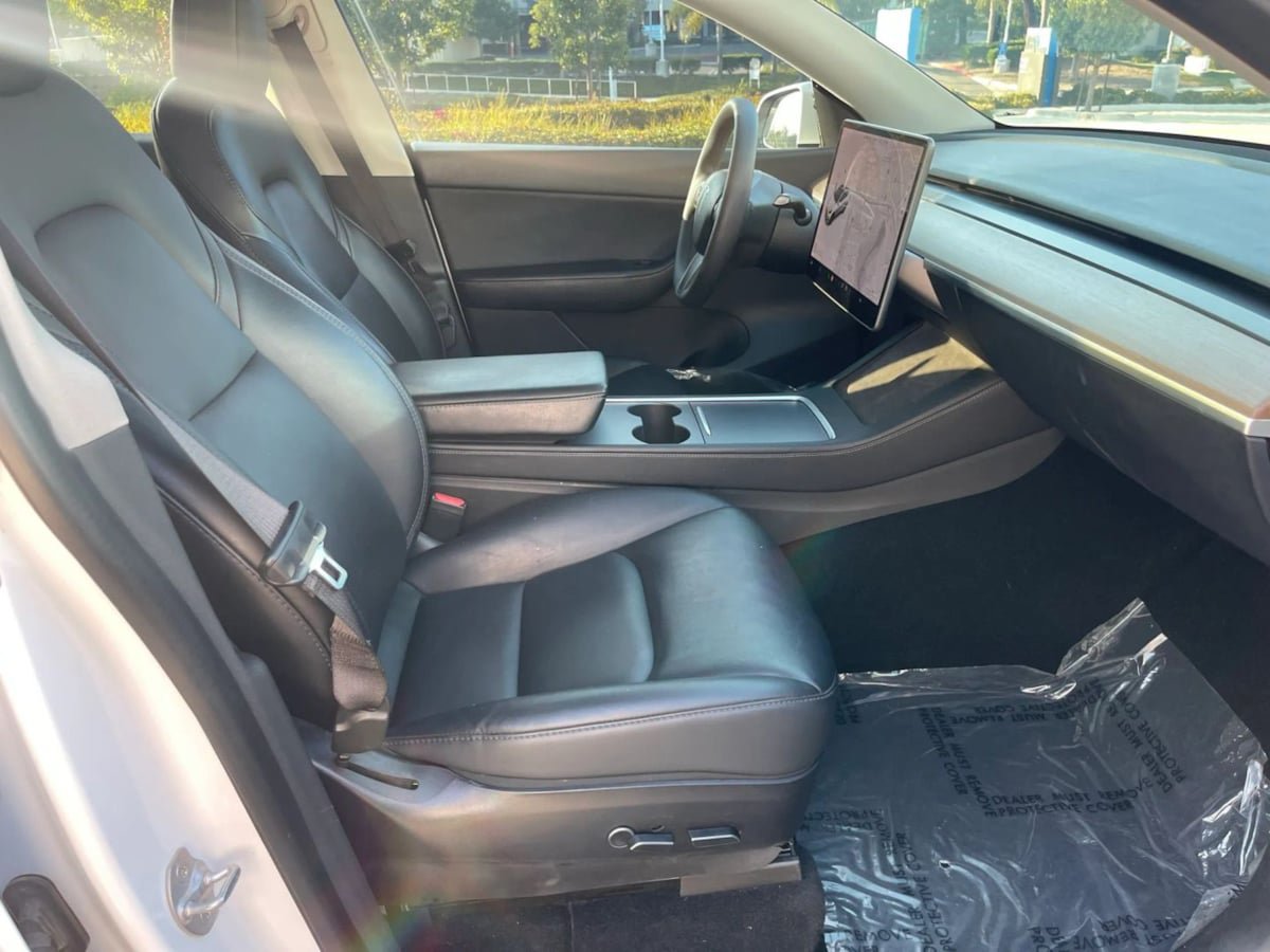 Used 2024 Tesla Model Y Long Range RWD image 12