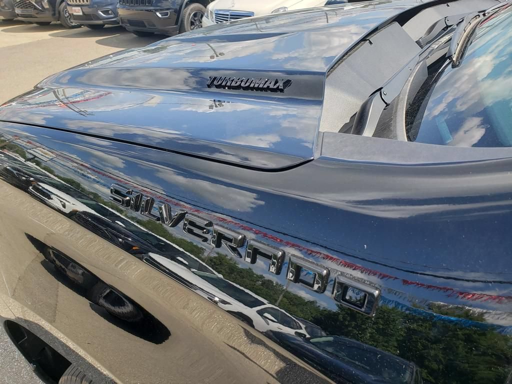 New 2026 Chevrolet Silverado 1500 Custom w/ LPO, Dark Essentials Package AWD/4WD image 11