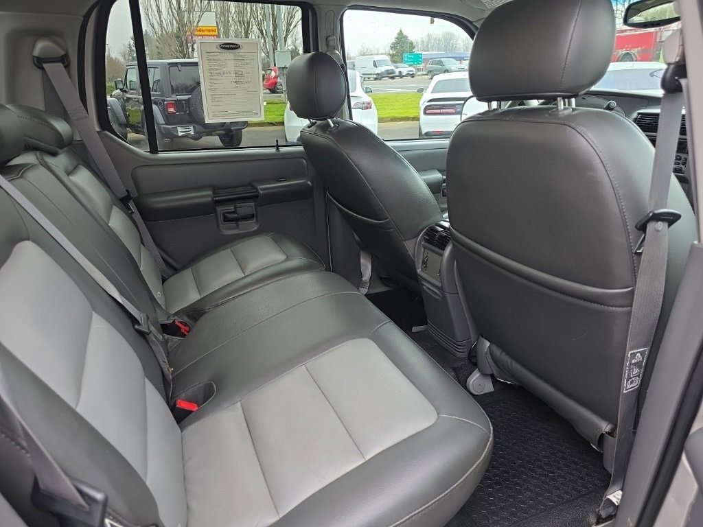 Used 2004 Ford Explorer Sport Trac 4x4 image 11