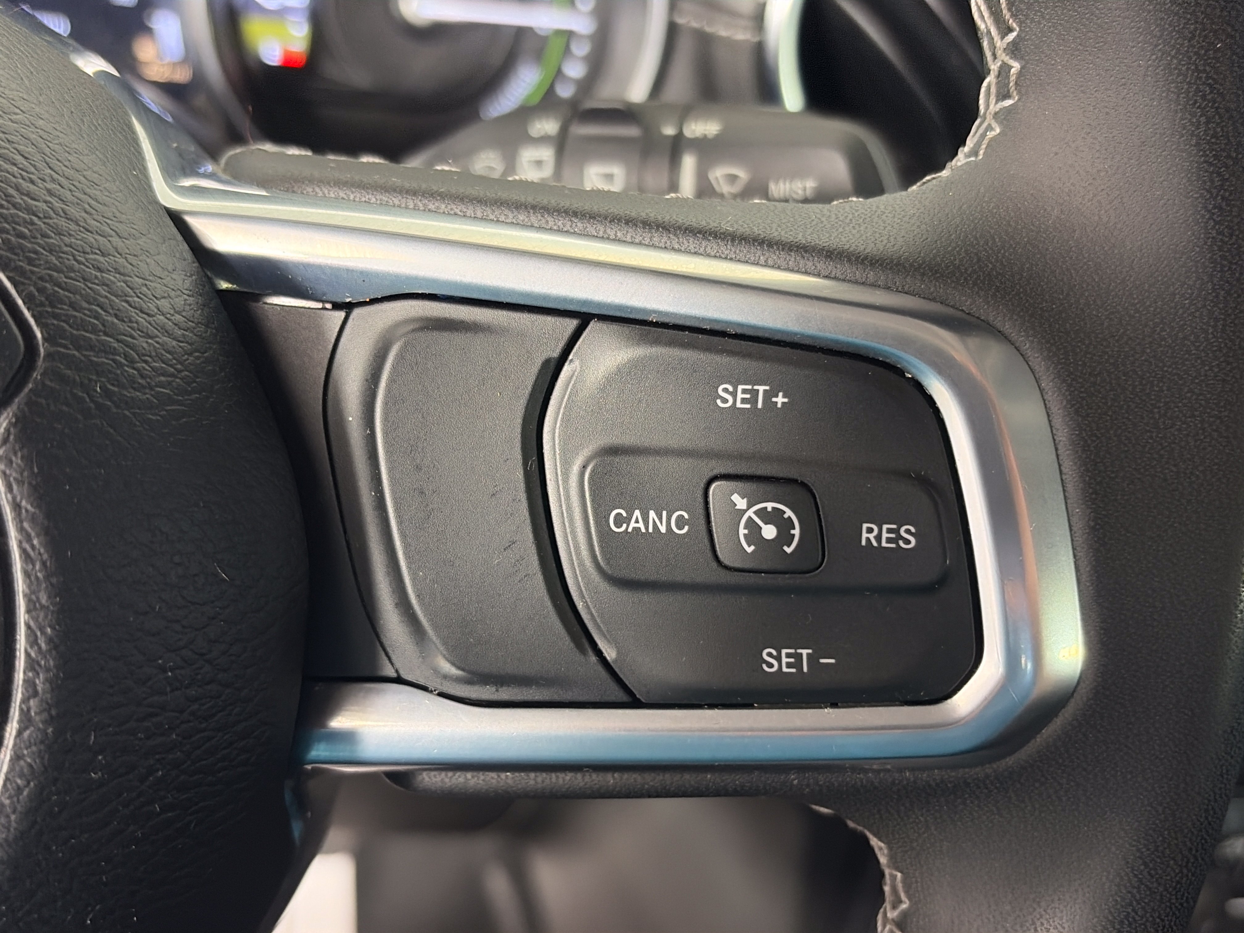 Used 2023 Jeep Wrangler Unlimited Sahara AWD/4WD image 32
