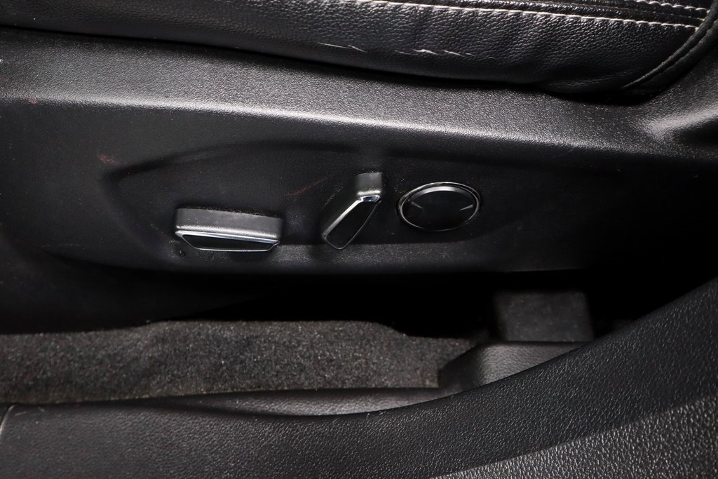 Used 2016 Ford Explorer Limited image 28