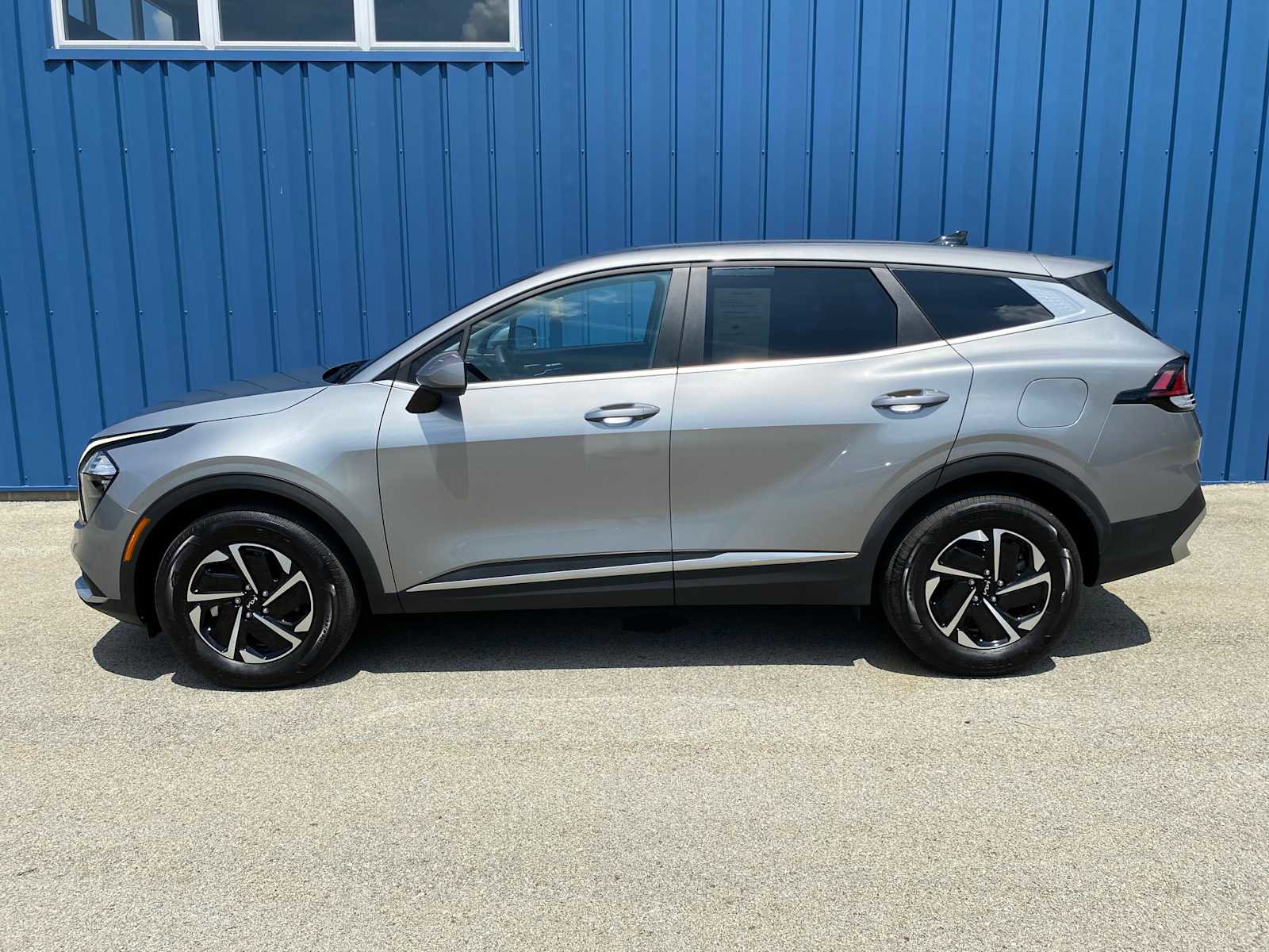 Used 2023 Kia Sportage LX AWD/4WD image 14