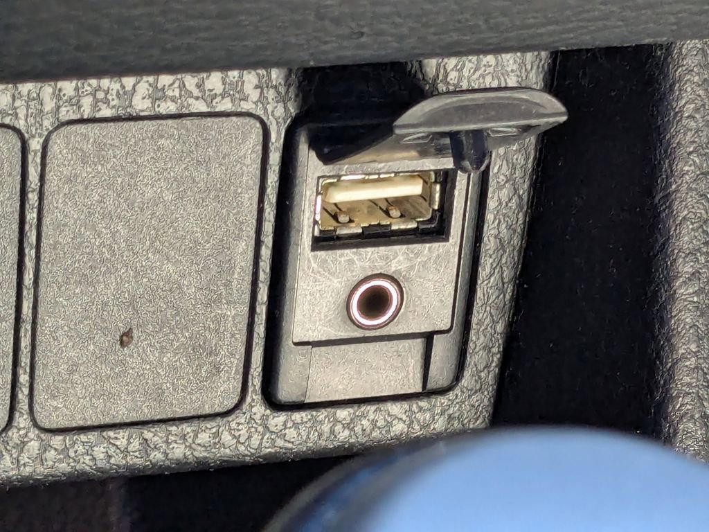 Used 2014 Toyota Corolla LE image 7