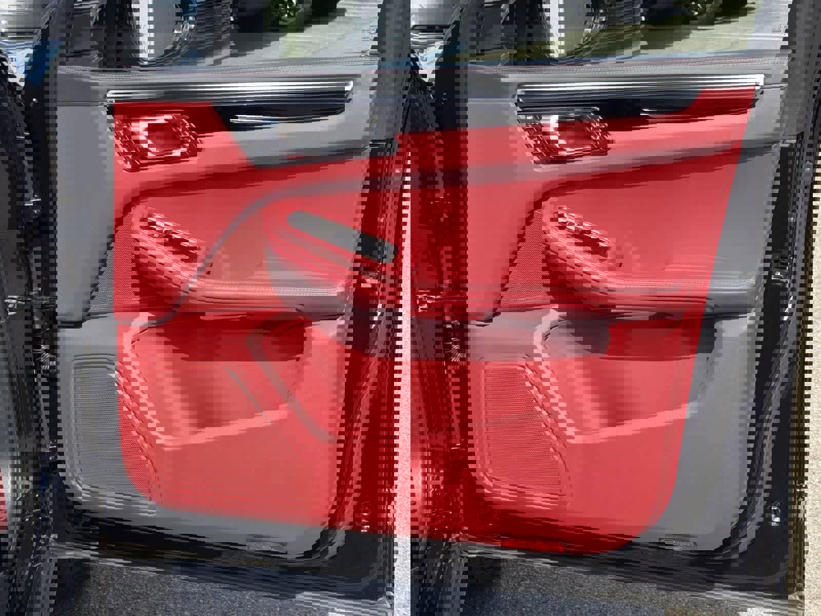 Used 2023 Porsche Macan T image 33