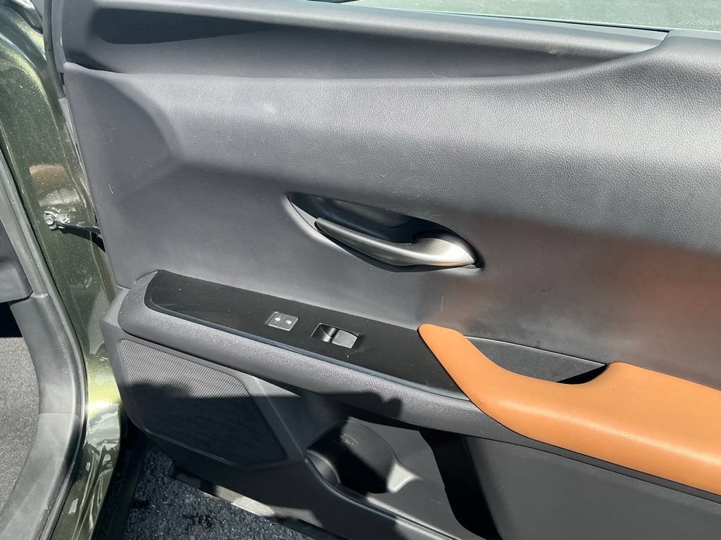 Used 2021 Lexus UX 250h w/ Premium Package AWD/4WD image 31