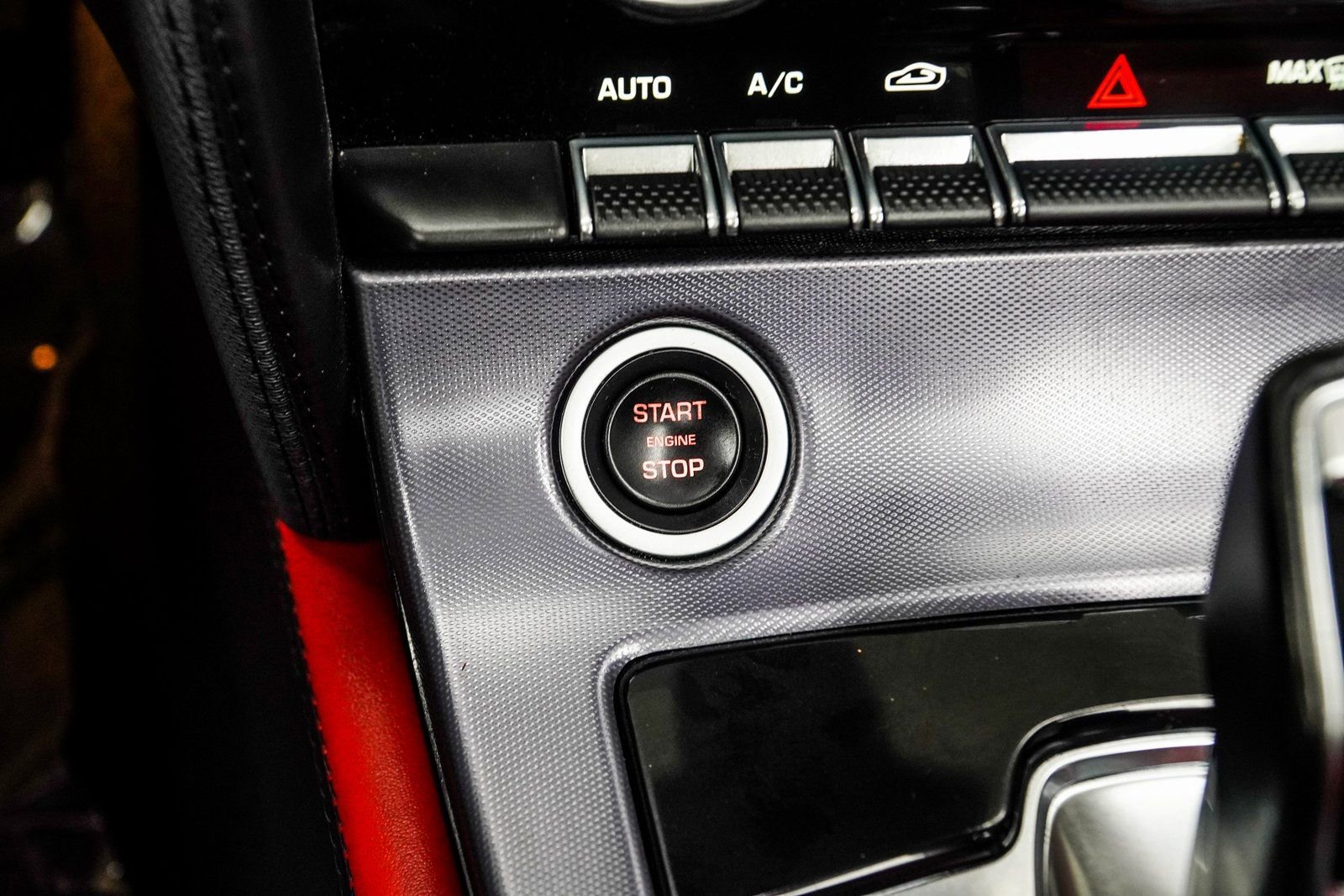 Used 2019 Jaguar F-TYPE Convertible image 23