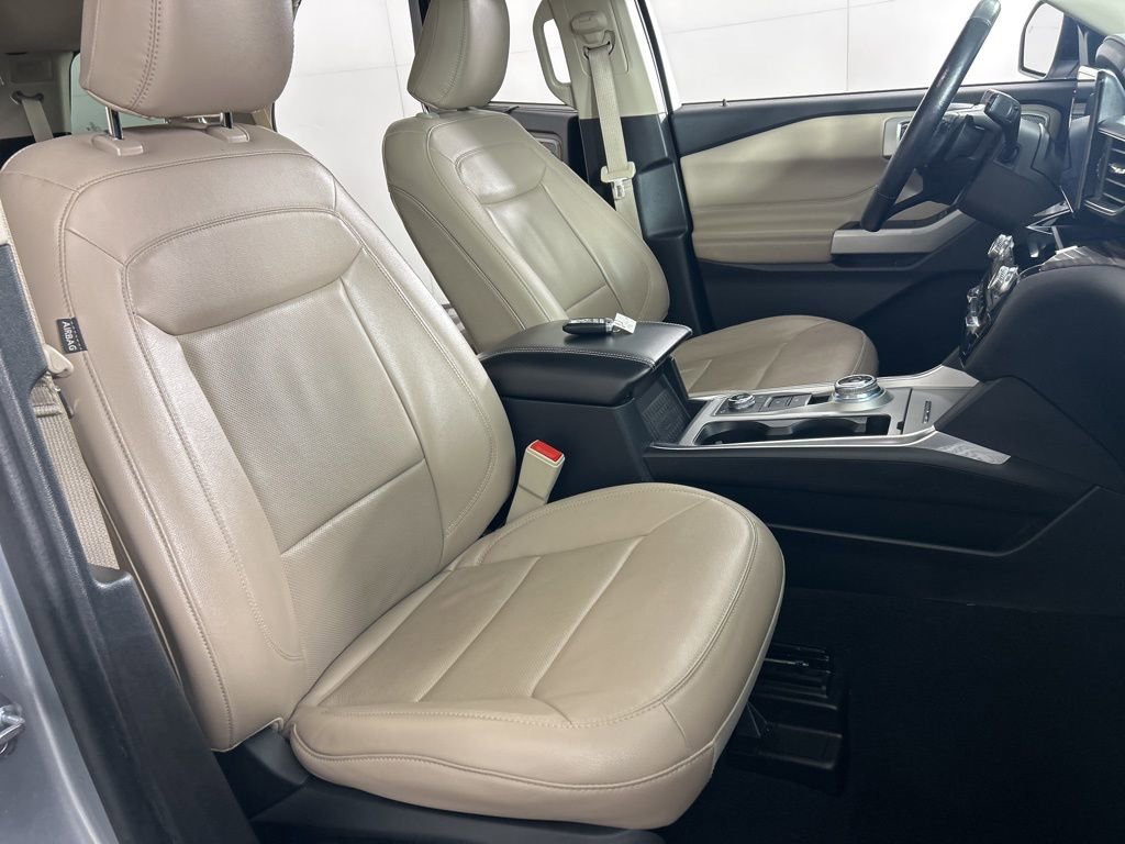Used 2021 Ford Explorer Limited w/ Equipment Group 301A image 34