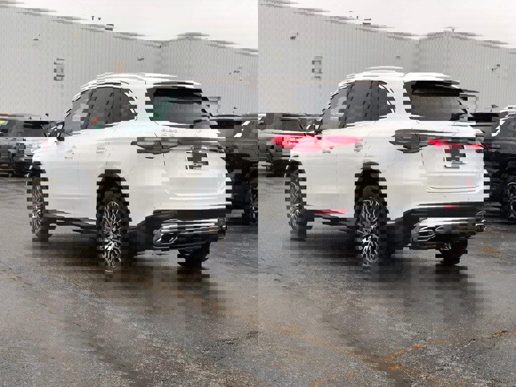 New 2025 Mercedes-Benz GLC 300 4MATIC image 4