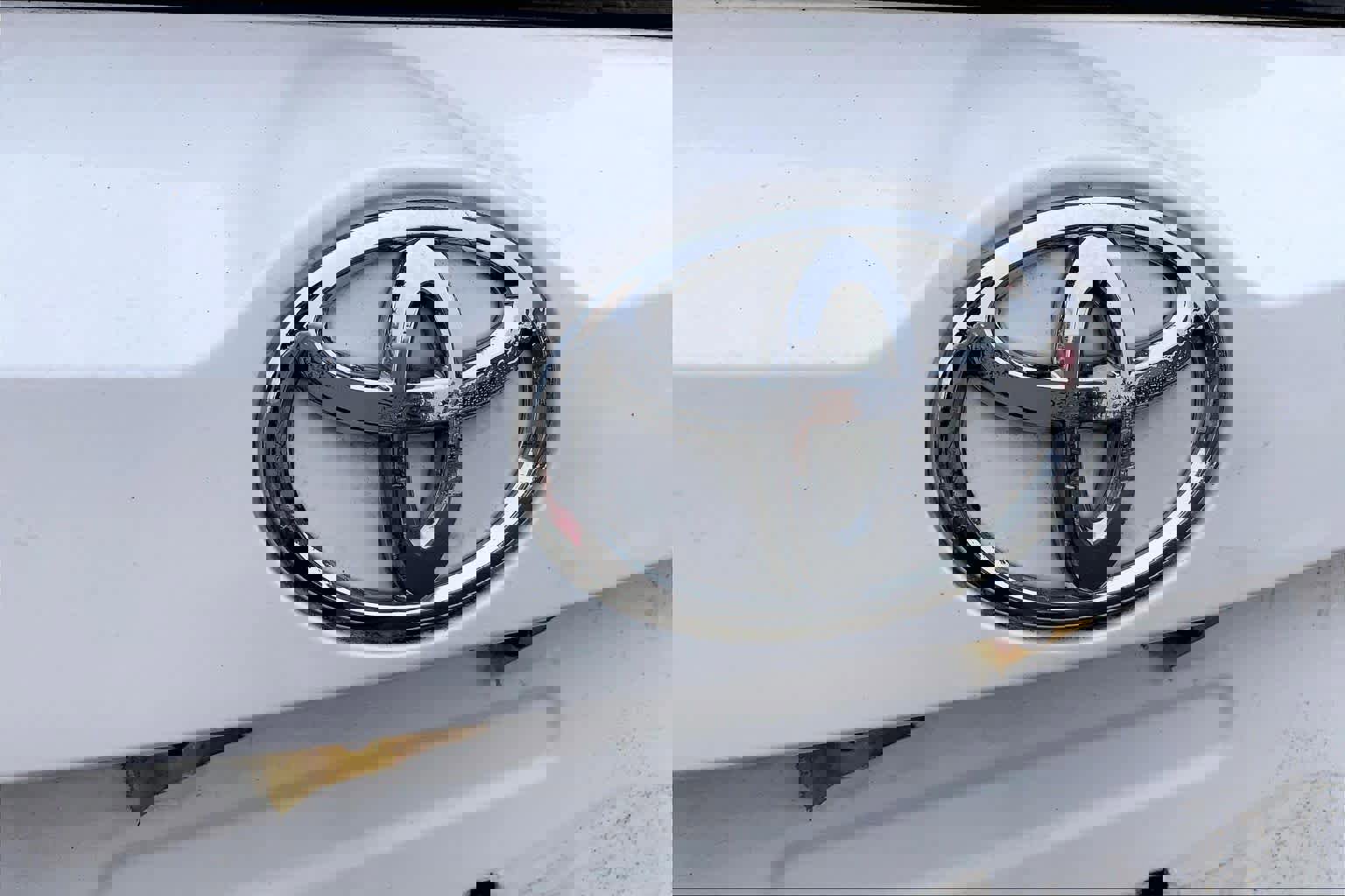 Used 2015 Toyota RAV4 XLE image 31