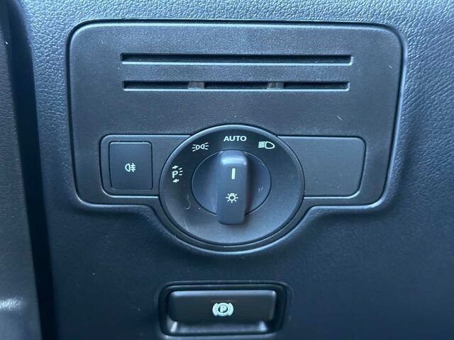 Used 2023 Mercedes-Benz Metris image 30